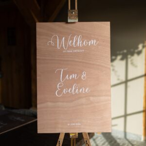 Welkomstbord op ezel